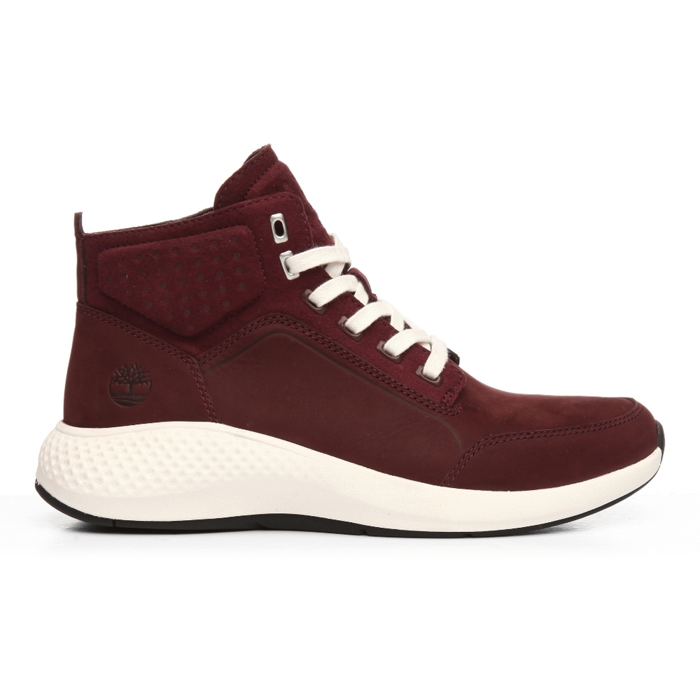 Flyroam Go Leather Chukka Bootsby Timberland
